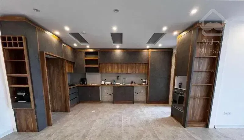 اجاره ۱۶۰ متری کلیدنخورده شیک در محوطه کاخ