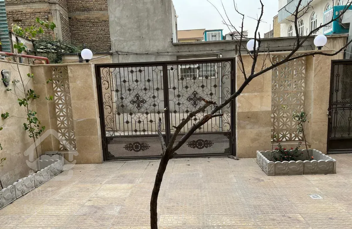 آپارتمان تک واحدی  ۱۱۷ متری نوساز کلید نخورده