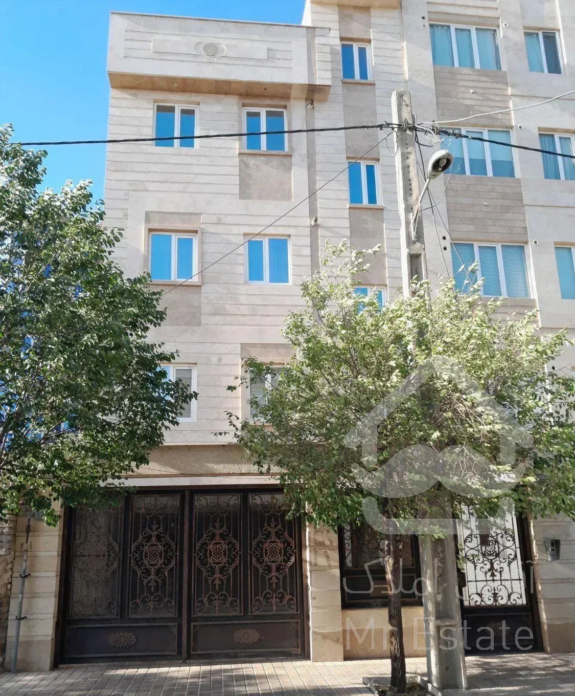 ۸۵ متر طبقه سوم