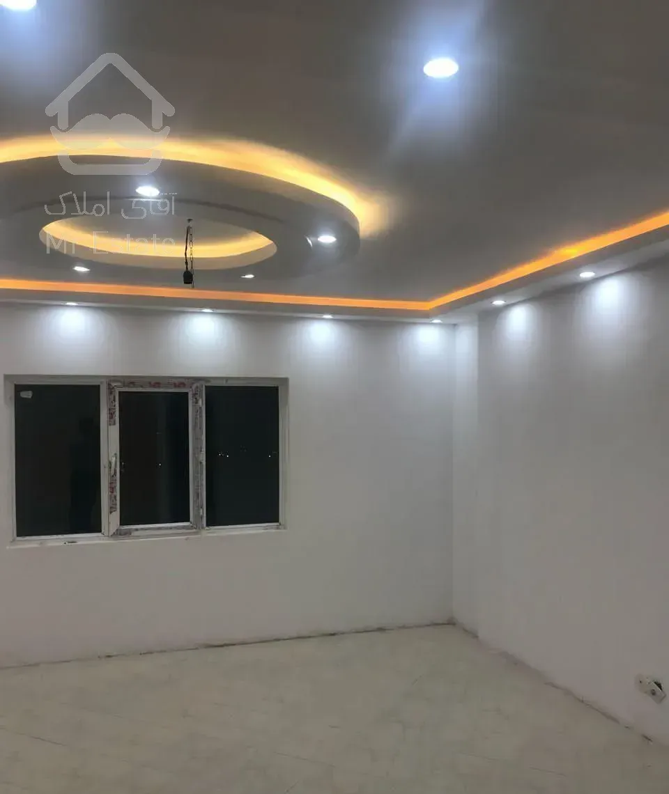 ۸۲متری بر خیابان اصلی/پرند/تهران