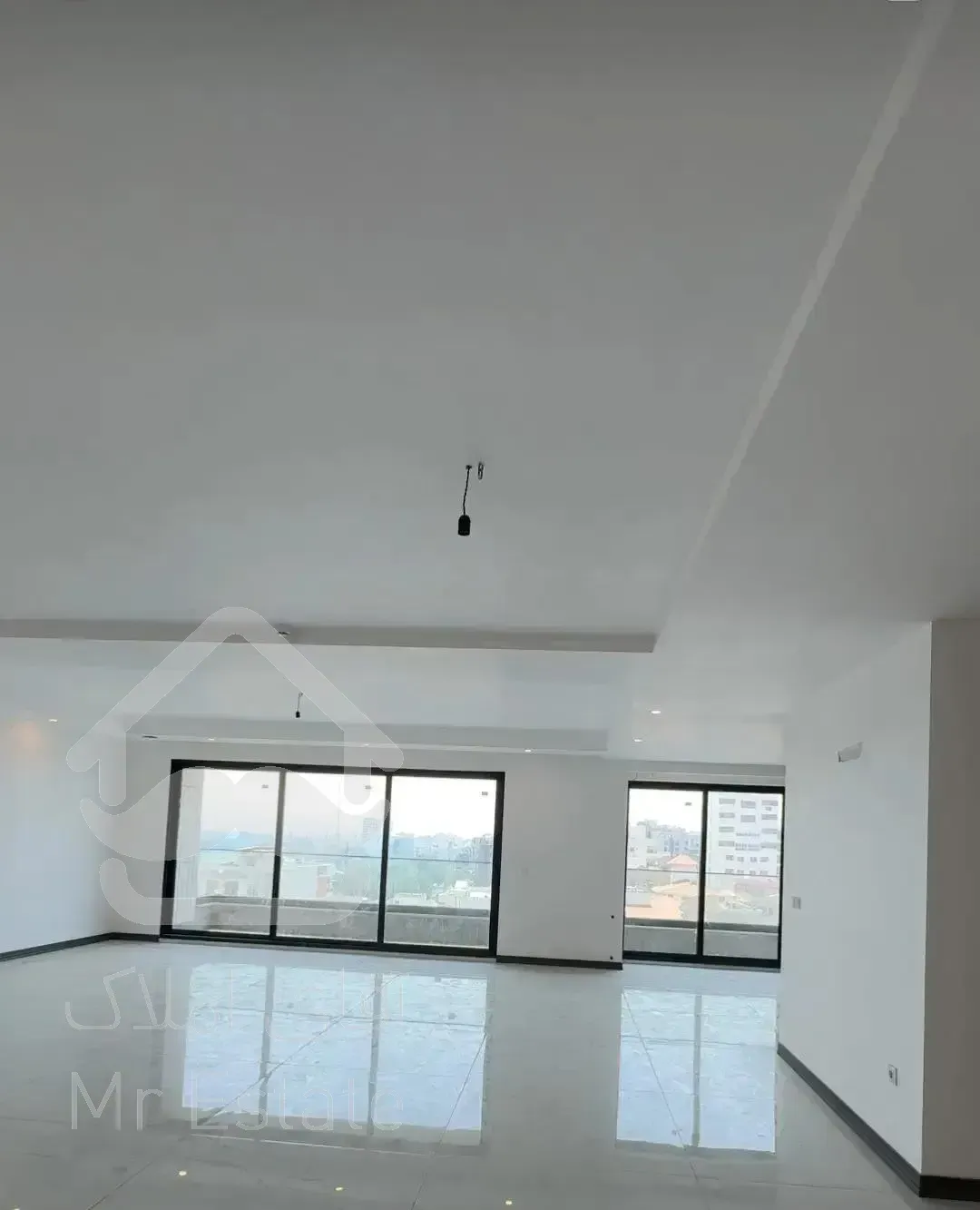 فروش واحد نوساز ۲۰۰ متری در سلمان