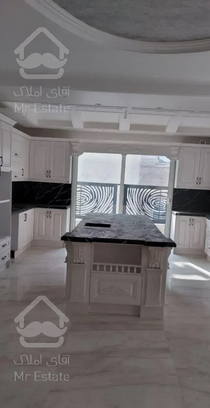 200 متر/ نوساز / 2 پارکینگ سندی