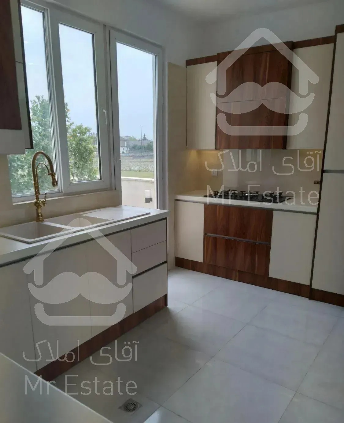 ۲۲۴ متر ویلا مدرن نوساز با ویو 360 درجه