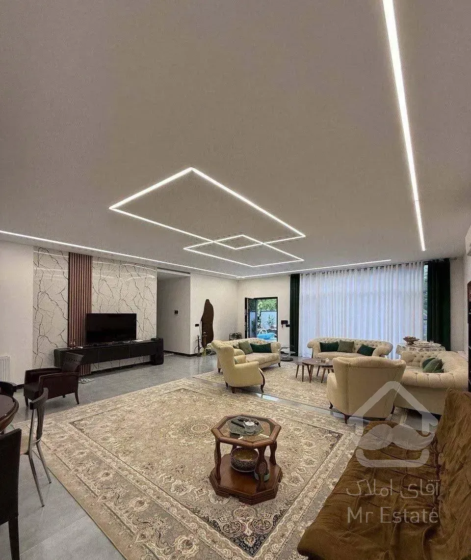 ویلا مبله رو به جنگل/360 متر با روفگاردن و استخر