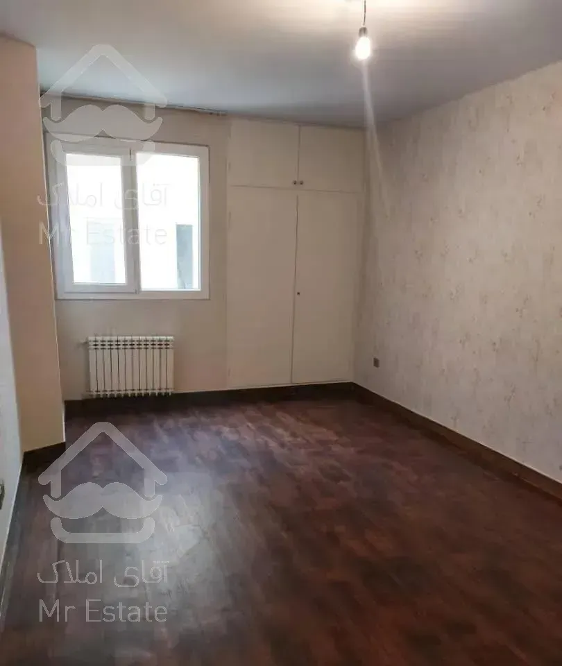 ۱۳۰متر ۳خواب فول امکانات بازسازی شده طبقه سوم