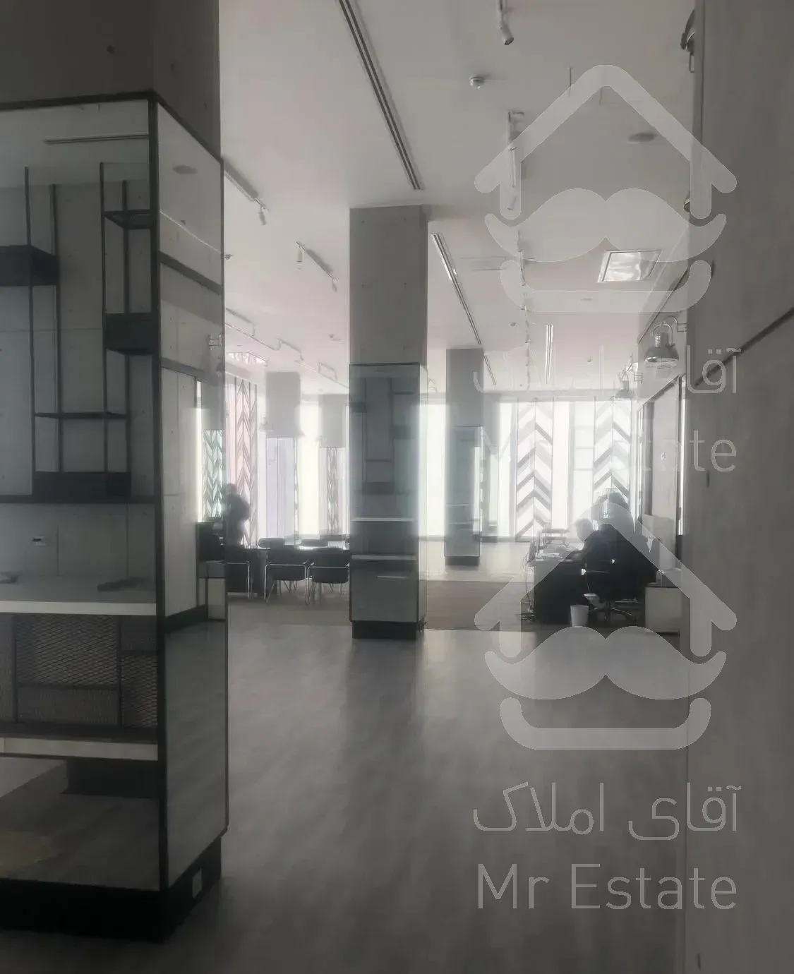 ۸۲۰ متر تجاری مناسب باشگاه ورزشی/ زعفرانیه