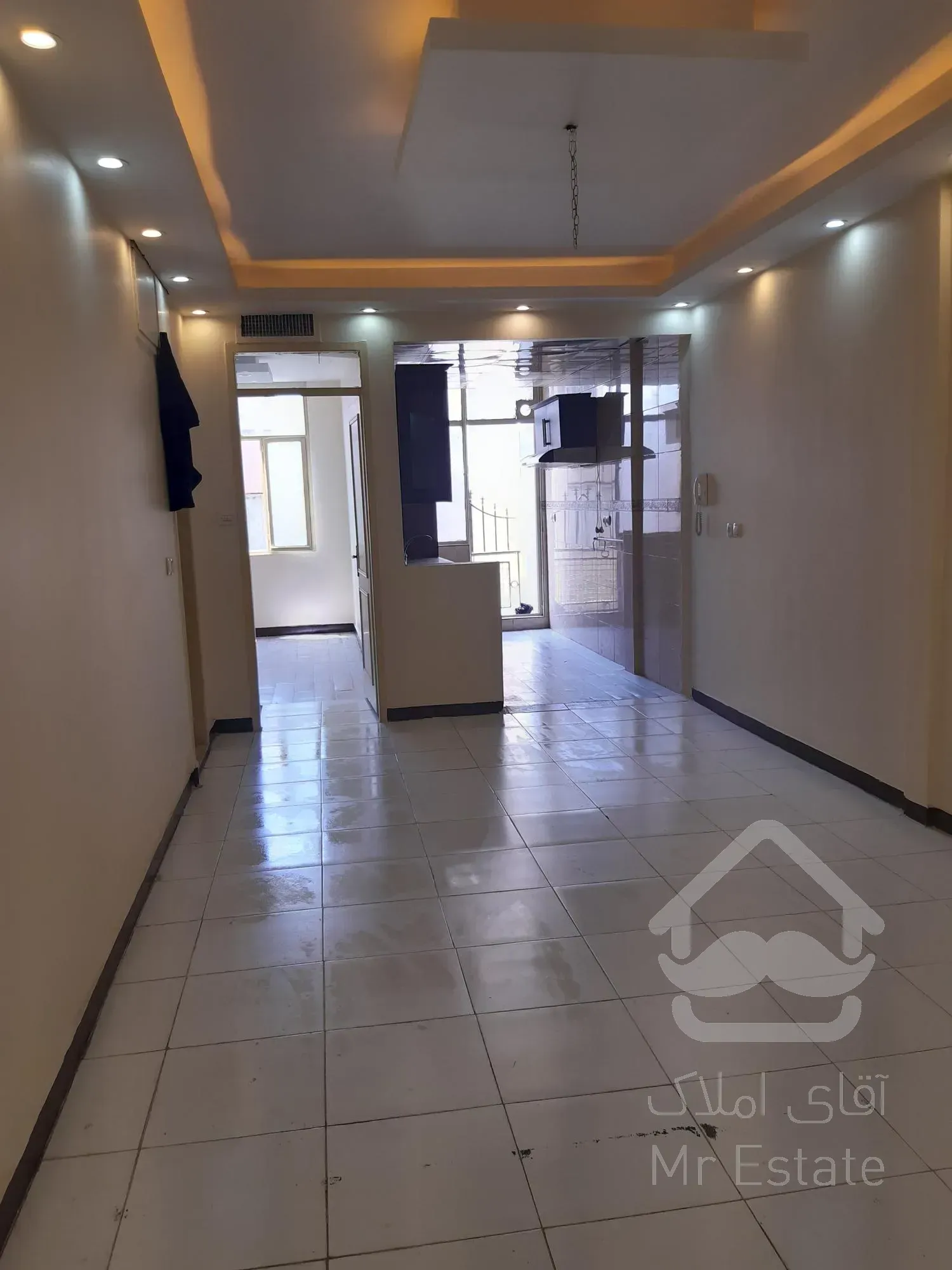 فروش ۶۷ متر ۲ خواب ، تخلیه ، بازسازی شده