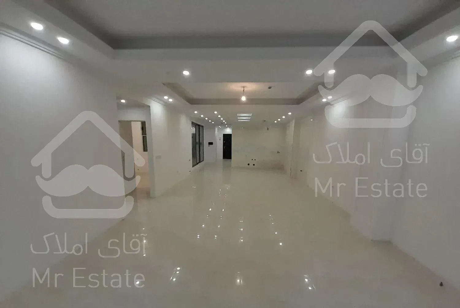 ۱۴۰متر/۳خواب/دارای پاسیو اختصاصی/واحد سازنده