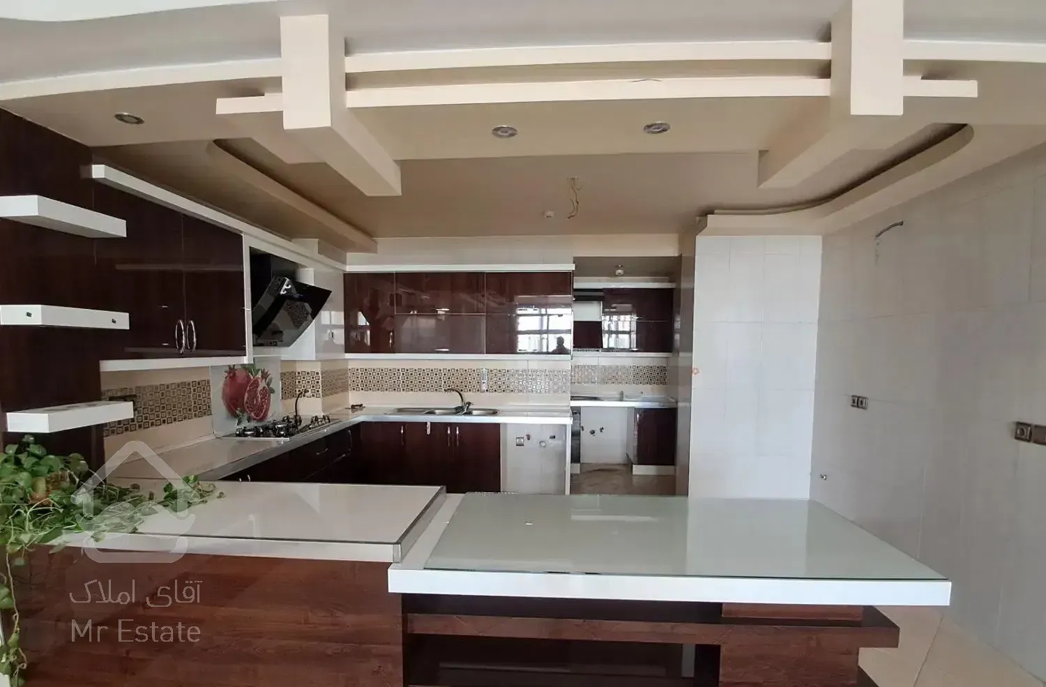 واحد140متری سه خوابه/فول امکانات/ خ بزرگمهر