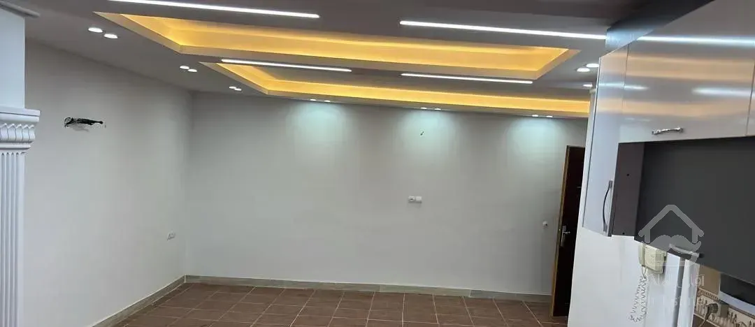 ۷۱متر واحد مشترک*بسیار زیبا در خیابان بابک *