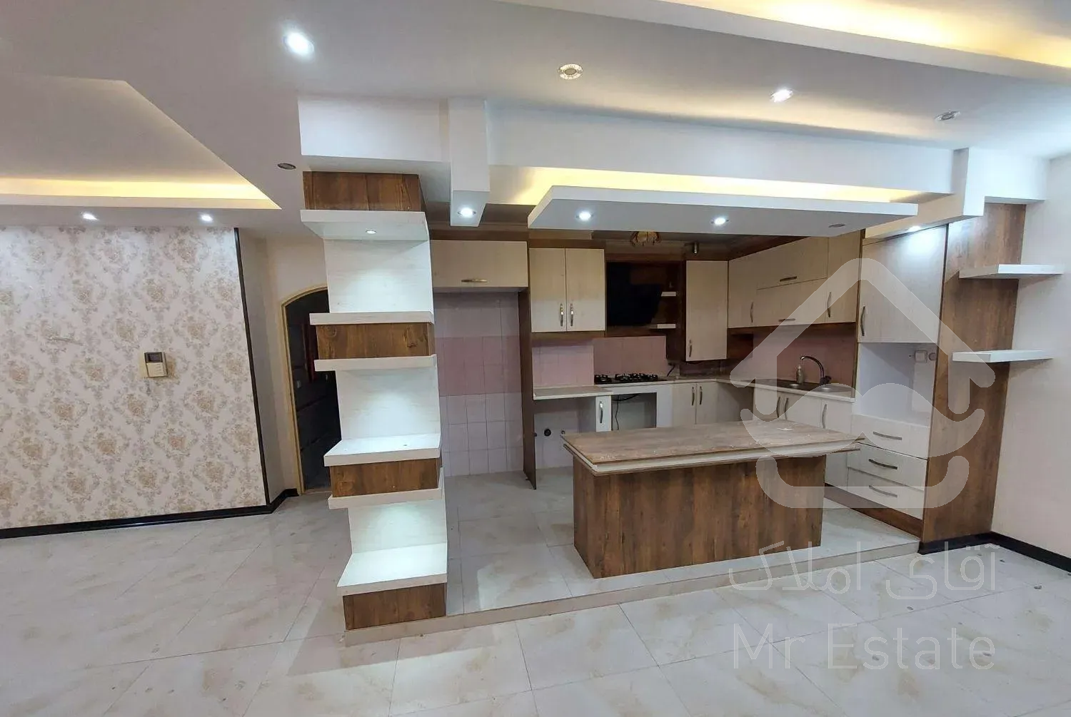 آپارتمان ۱۳۱ متری / ۳ خوابه / نور