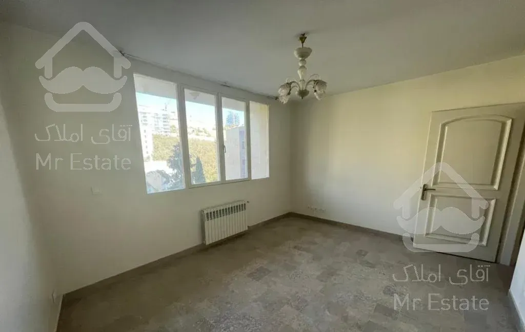 ۲۰۰ متر درکه ۳ خواب دارای یک مهمانخانه ۴۰ متری