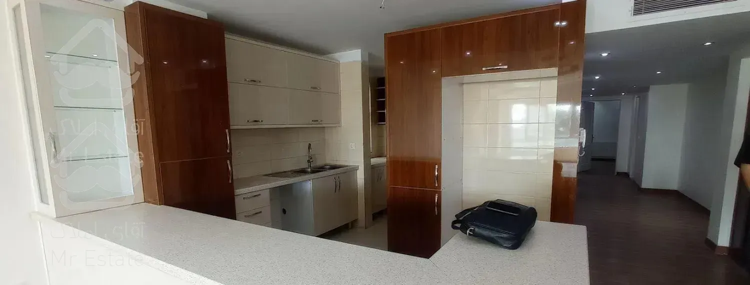 آپارتمان ۱۴۲ متر/ ۵ساله/ ۳ خواب/ فاز ۱ مهرشهر