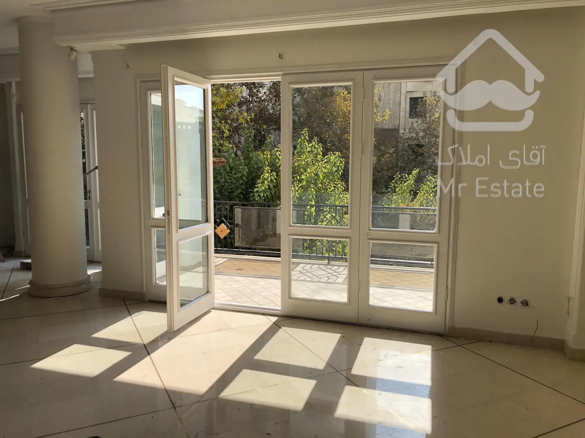 رهن و اجاره آپارتمان ۱۸۰ متری ۳ خوابه فرمانیه