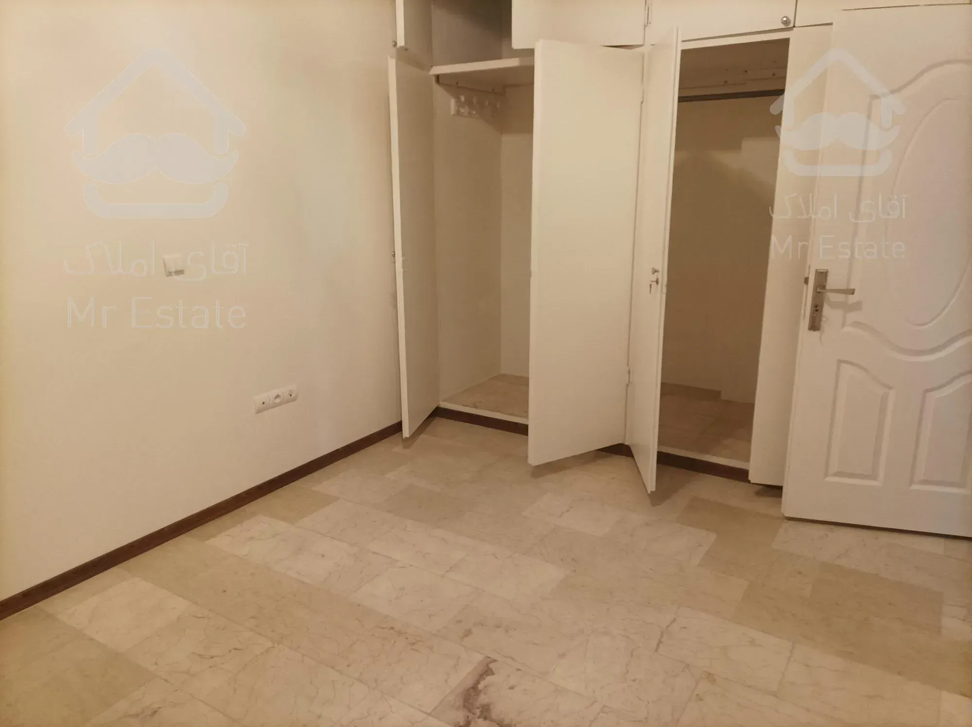 ۱۲۷متر تکواحدی۵ساله سالن نورجنوب اقبالپور