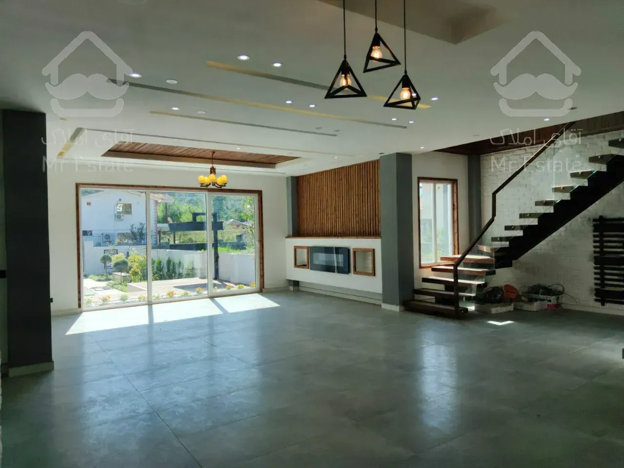 ويلاي٣٥٠ متري با روف گاردن