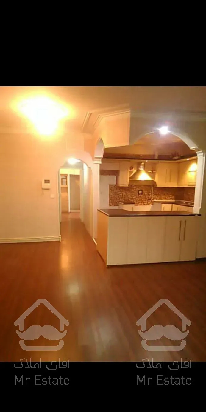 ۷۶ متر  پروانه شمالی