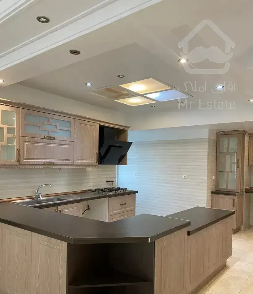 دیباجی جنوبی۱۰۰متر طبقه چهار