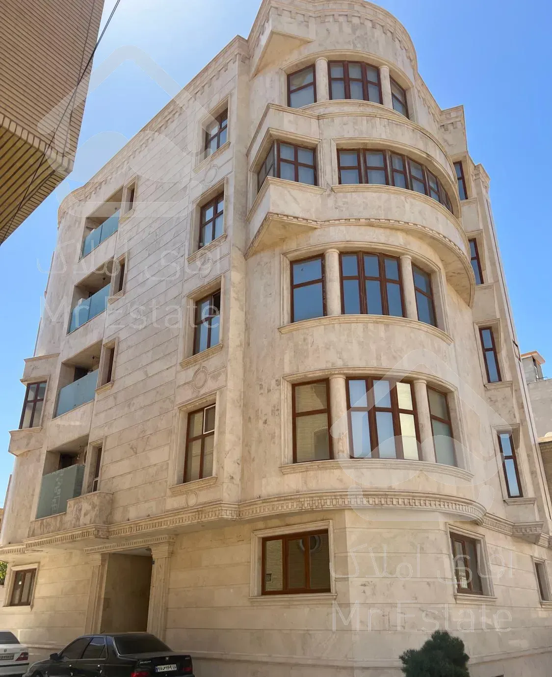 آپارتمان ١٨٠متری تک واحدی ٣نبش غرق نور سرمایه گذار