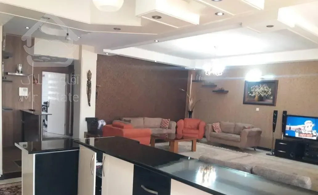 جمال زاده شمالی نزدیک بلوار کشاورز ۱۲۷متر سه خوابه