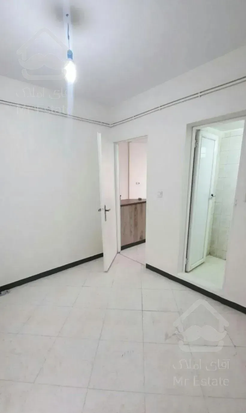 ۵۰متر/خوش نقشه/غرق نور