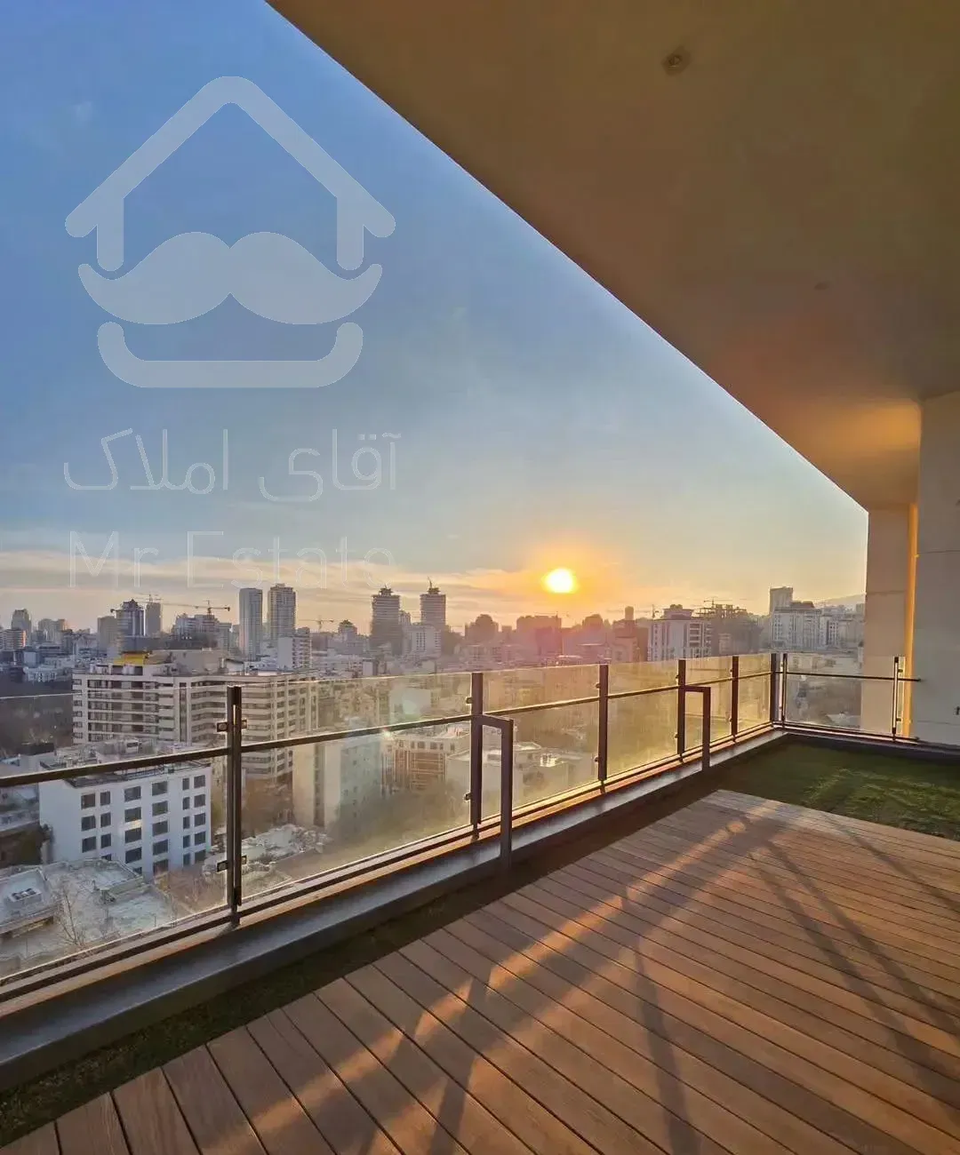 پنت ۲۷۰متری ۳خواب / طبقه ۱۶  کلیدنزداملاک