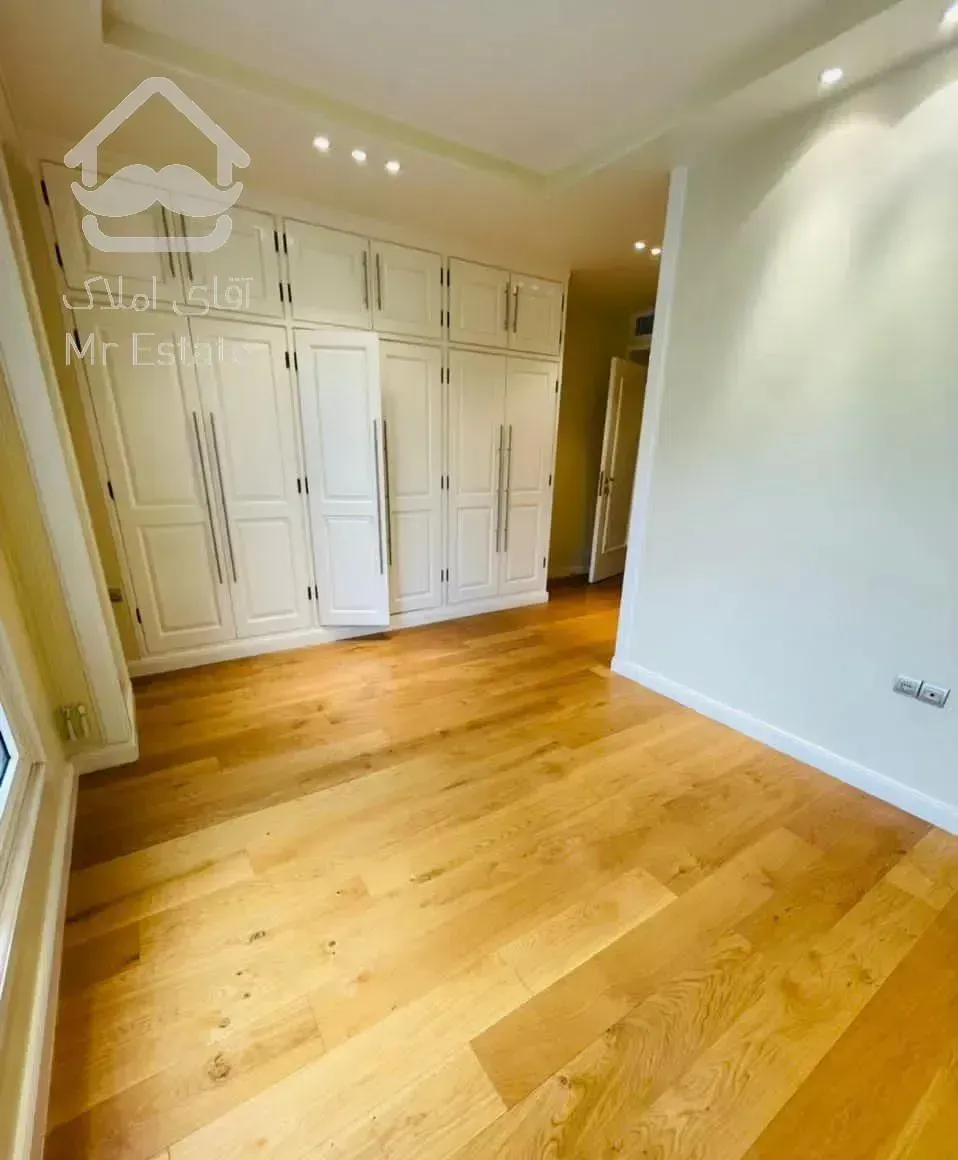 ۳۳۰متر ۳خواب ۲پارکینگ باغ فردوس *تک واحدی*