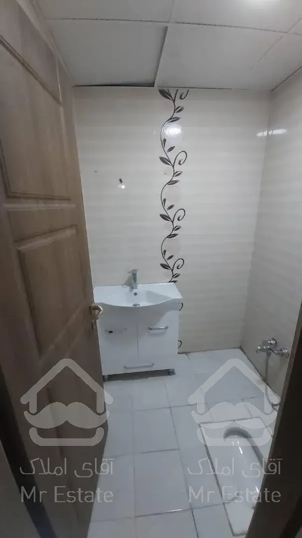 ۱۴۰ متر شمال جردن موقعیت اداری (۲ پارکینگ سندی)