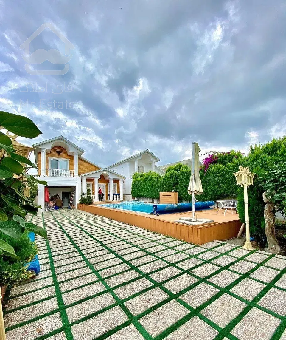 ویلااستخردار ۰ ۰ ۵ متری شهرک برند و بااصالت