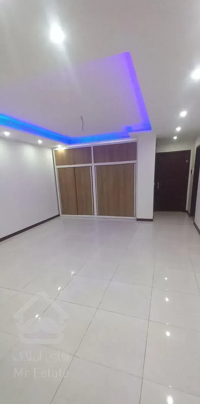 ۱۶۰ متر سه خواب طبقات آخر برج کم واحد