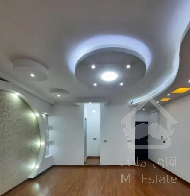 ۸۳متر /شهران شمالی /سالن پرده خور /کم واحد