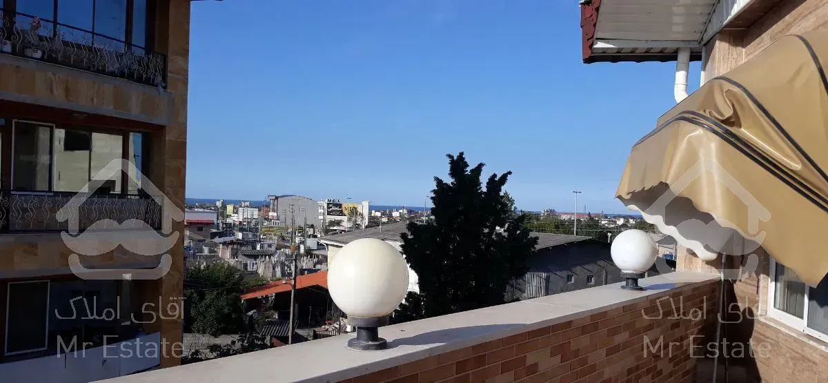 واحد یک خوابه با تراس آلاچیق دار