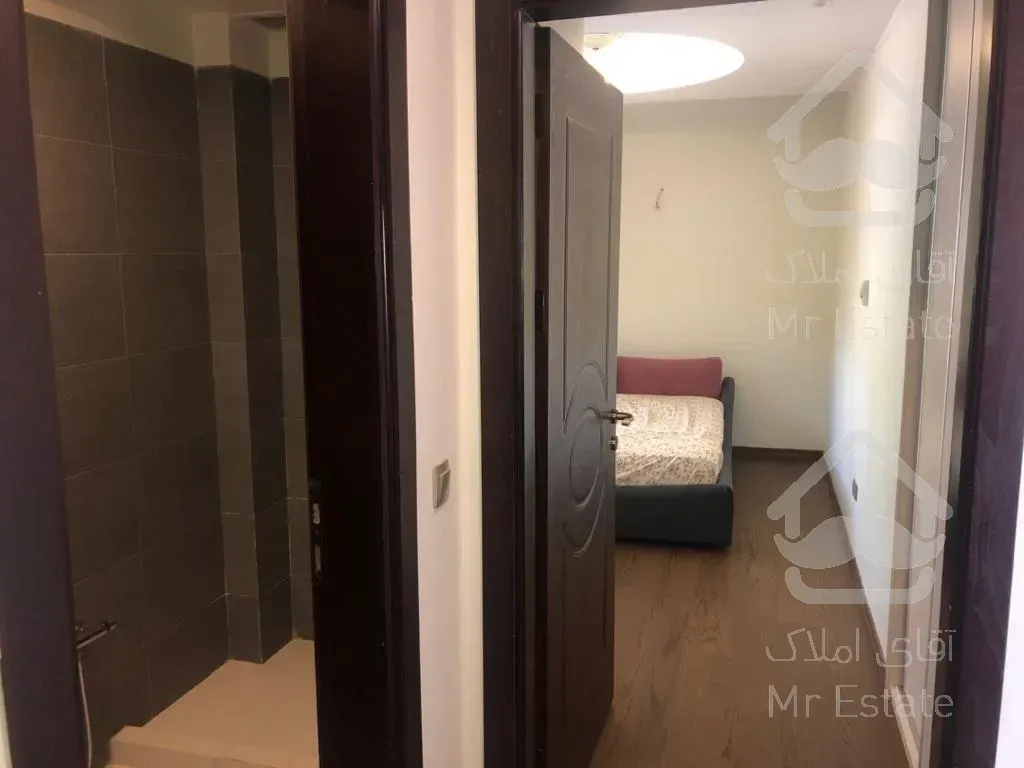 ۲۰۰ متر آجودانیه