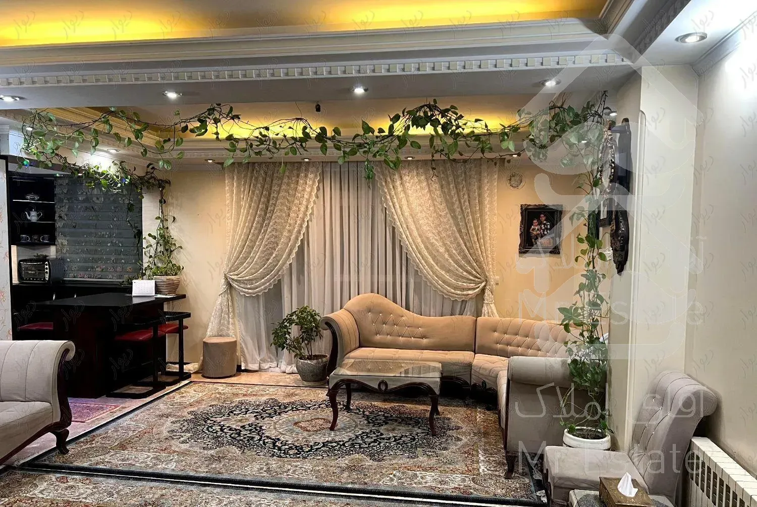 آپارتمان ۱۳۰ متر . سه خوابه