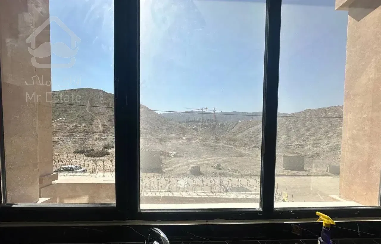 ۱۶۰ متر زیر پیروزی