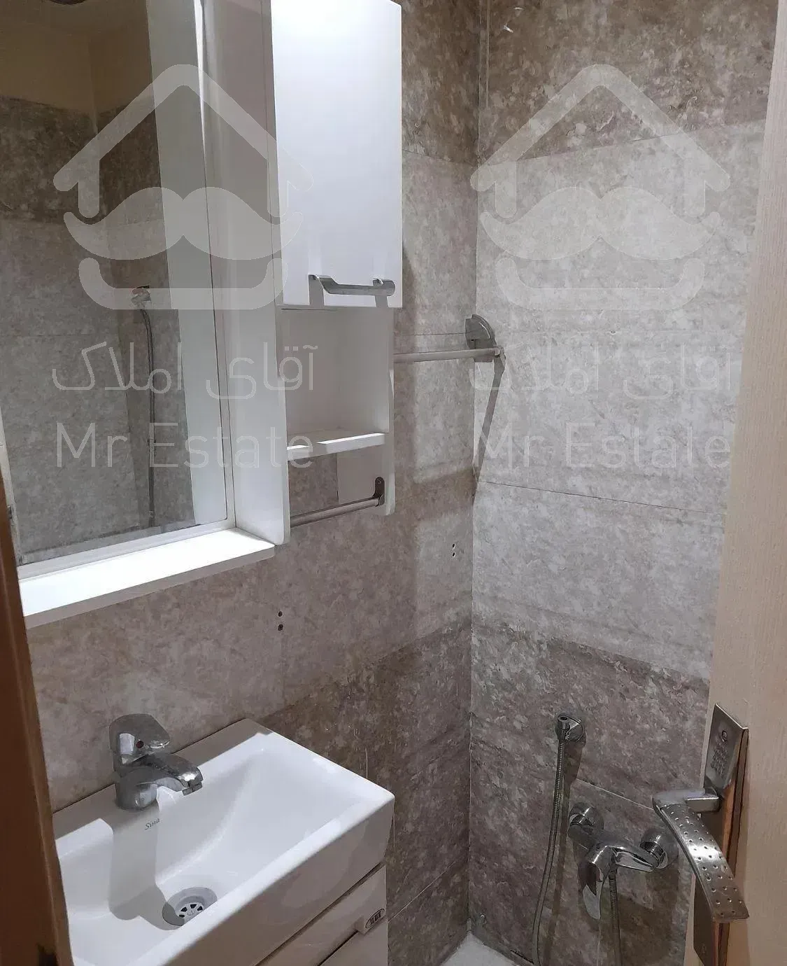 ۴۷ متر فول امکانات