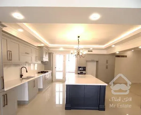 ۳۰۰متر نیاوران/تکواحدی/چهار خواب مستر