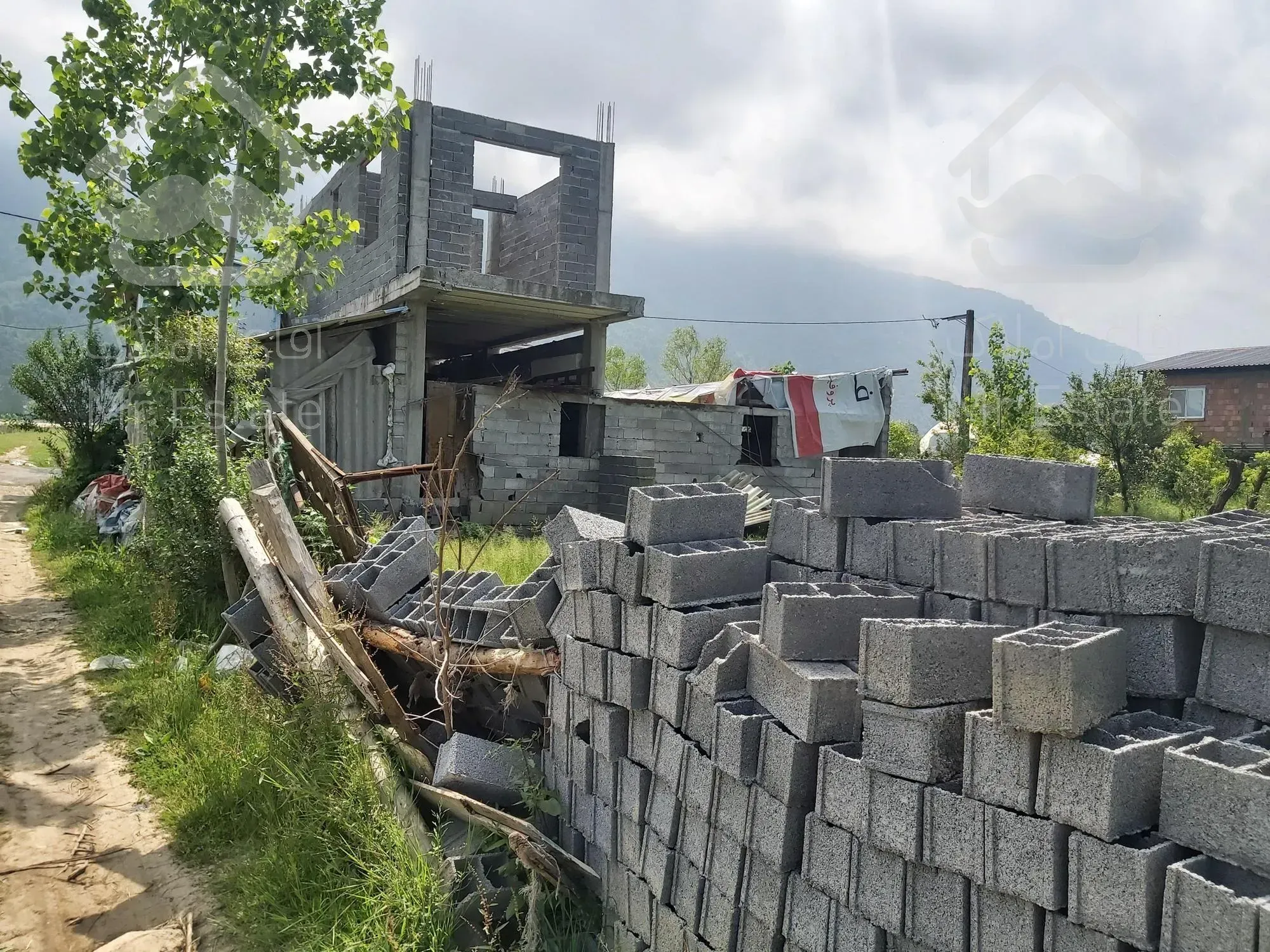 زمین با موقعیت عالی