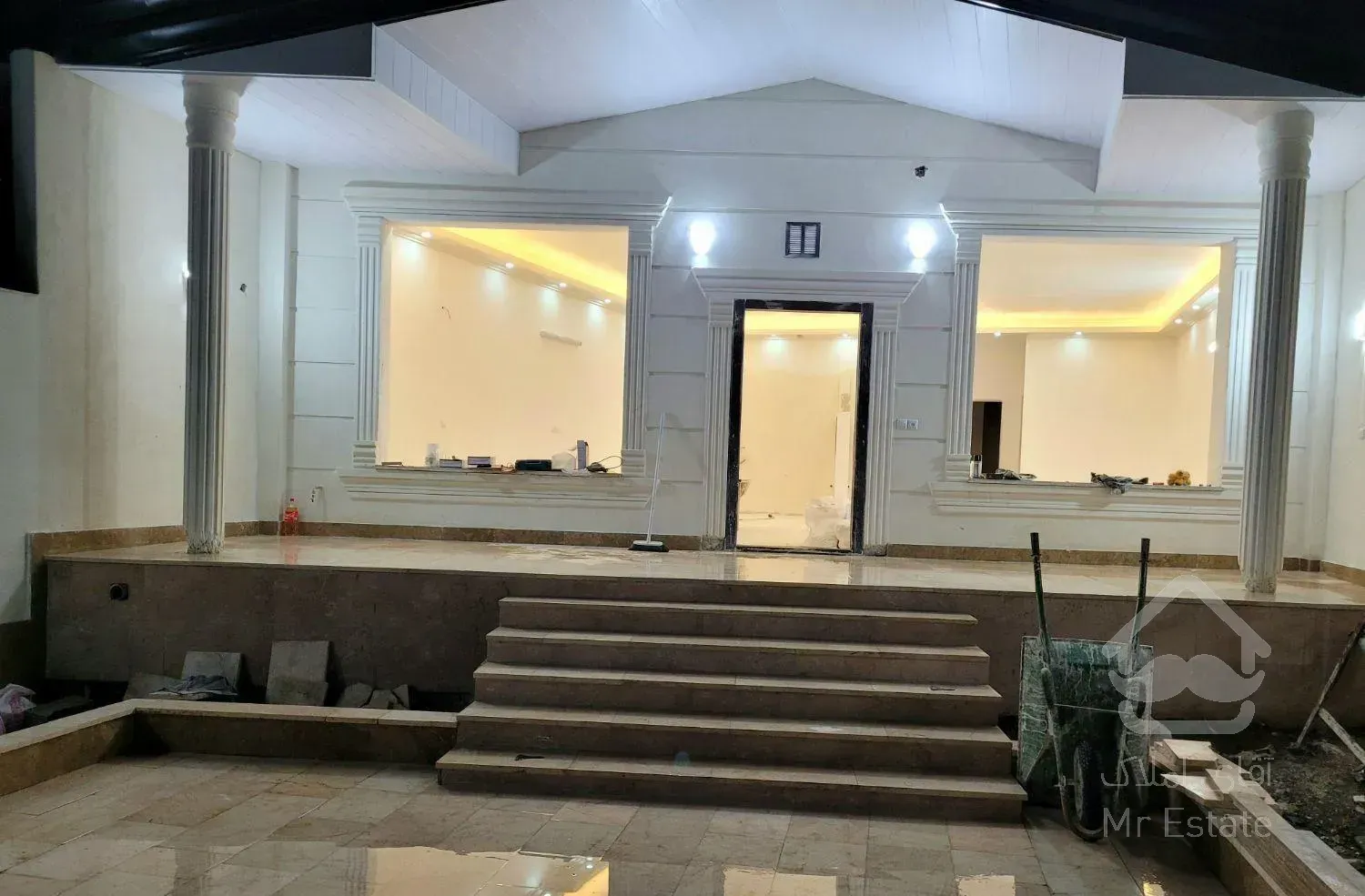 فروش خانه ویلایی ۲۱۰ متری ۲ خوابه