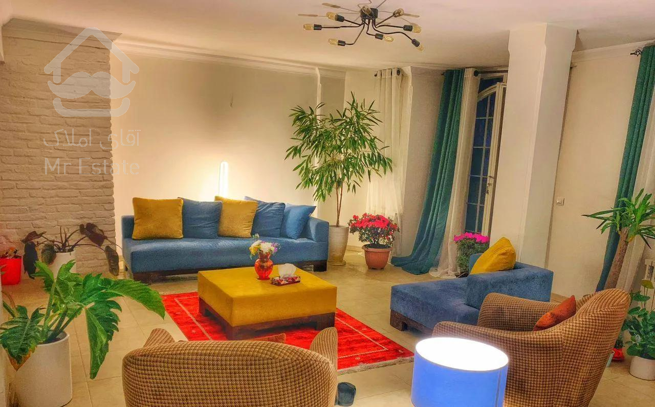 ۸۰ متر ولنجک با ۸۰ متر حیاط اختصاصی / فایل شخصی