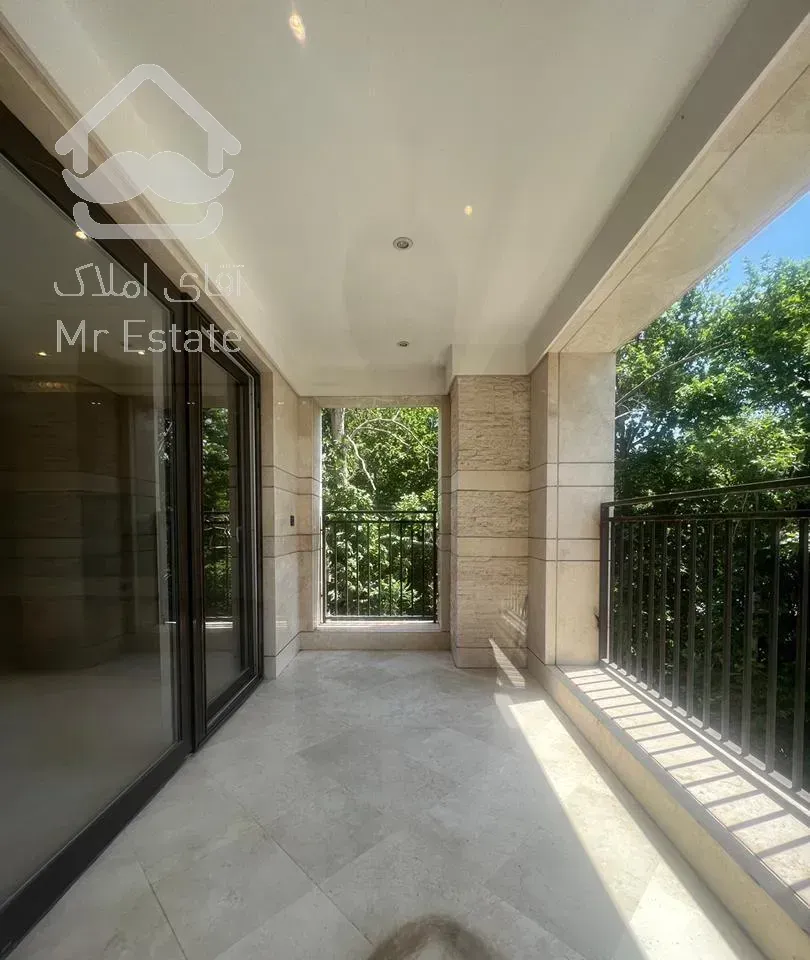 210 متر فرشته