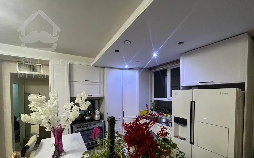 ۸۲ متر سالن پرده خور/فول امکانات/ بلوار ۱۳۱