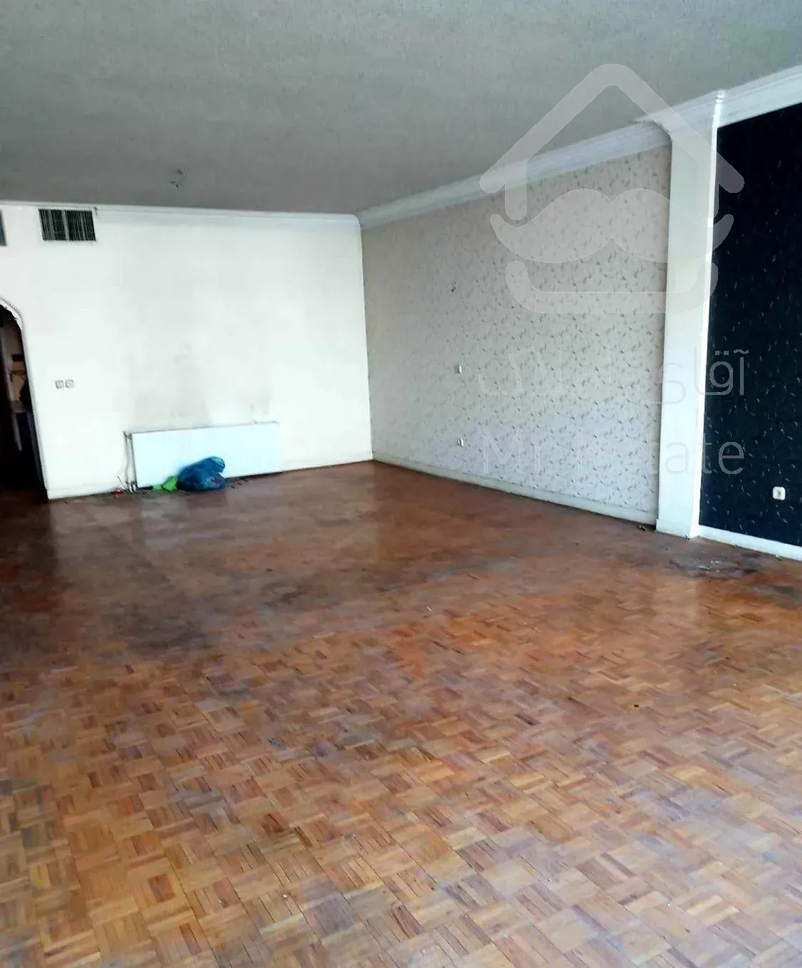 گاندی 129 متر 2 خ  با امکانات و قدرالسهم دار