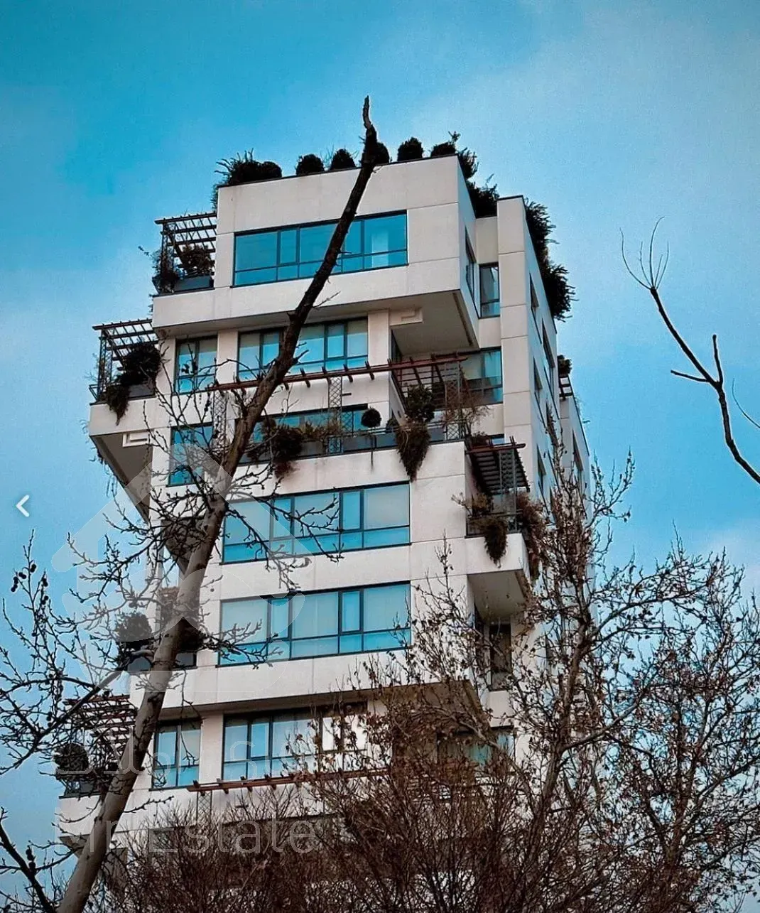 * ۱۷۳متر ویودار فول هتلینگ تراس وسیع قابل تبدیل *