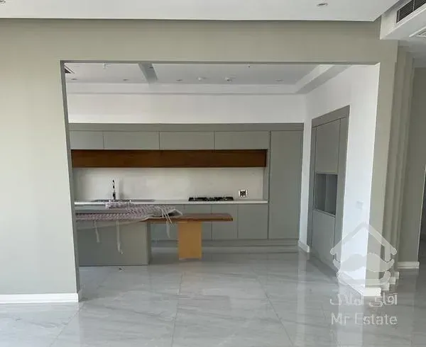 ۲۲۰ متر آپارتمان فول امکانات**فرشته