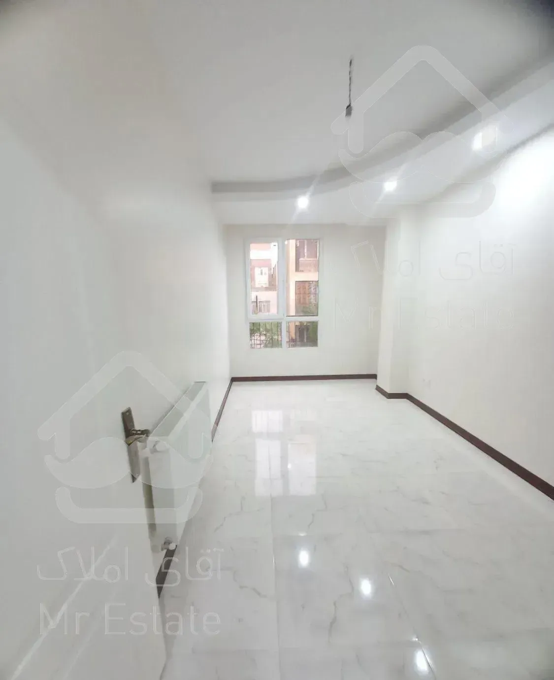 ۱۳۰ متر ۳ خواب فول کلید نخورده سالن پرده خور