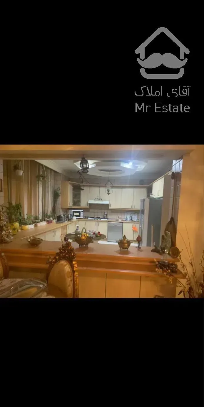 اپارتمان ۳۰۰ متر ۴ خوابه چهارراه وایعصر