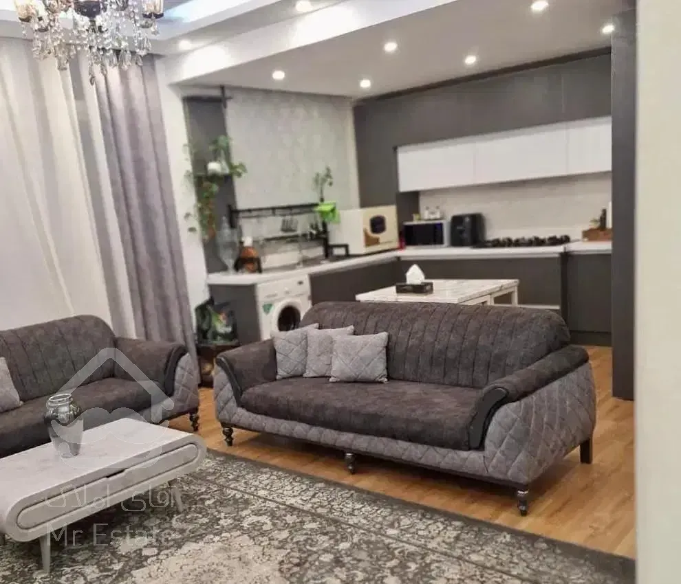 ۶۸متر/بالکن/انباری/تک واحد/نورگیر مستقیم