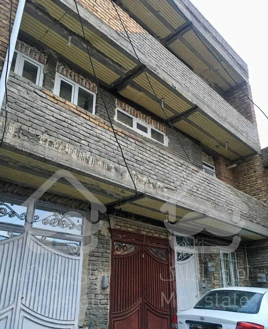 فروش مسکونی ۳ طبقه در بهداری انعام ،