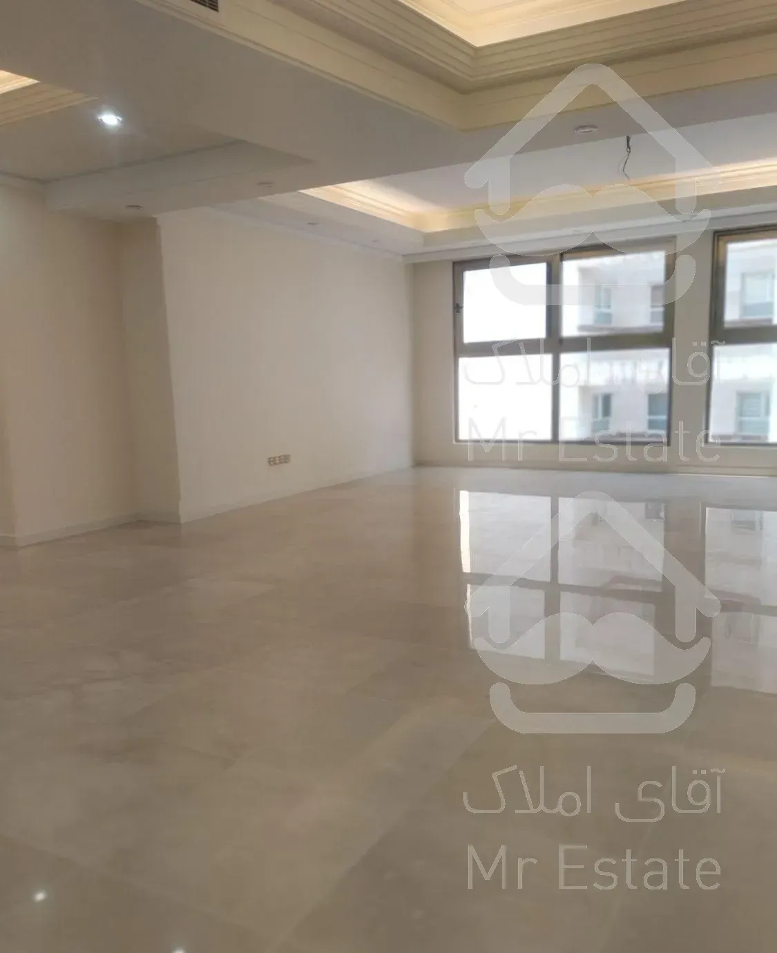 حکمت / ۱۵۰ متر / نور مستقیم جنوب ، دسترسی بالا